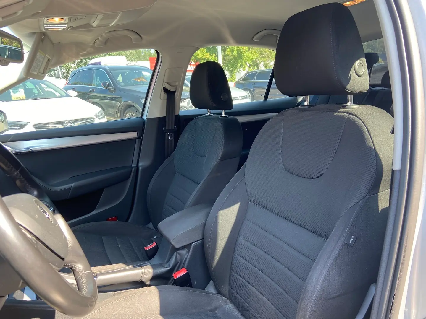 Car Image - 7fH9ATi2ufQmDMcmvsRx9i