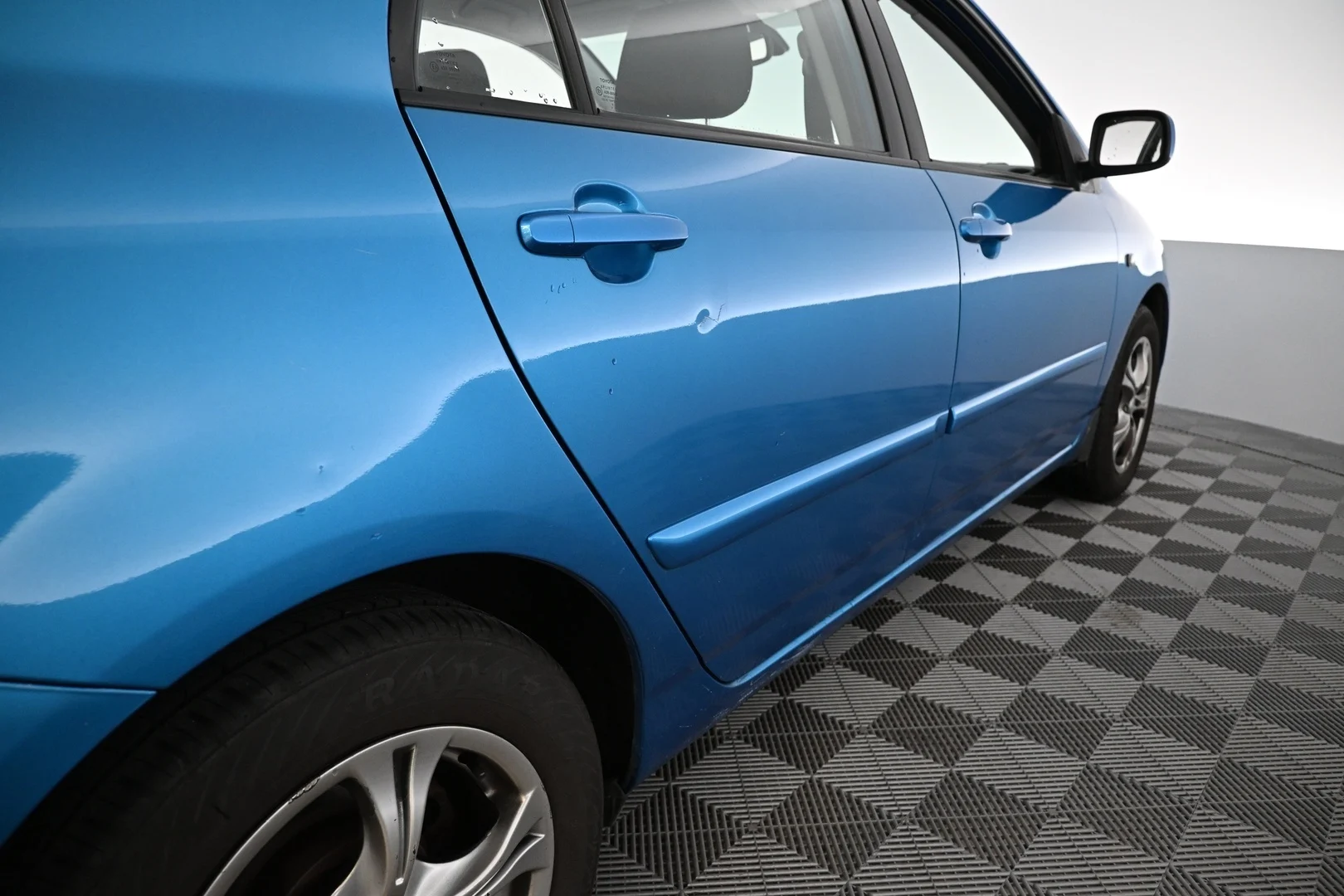 Car Image - 5p7ZarssvA6r26VLloTD5j