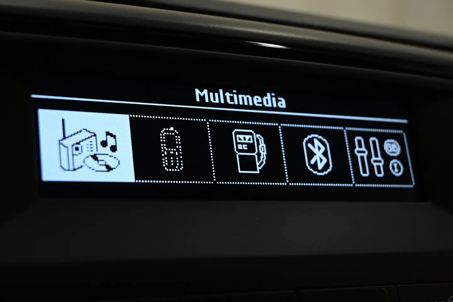 Car Image - 2lqxBzkZBElr7UM7a3KBgO
