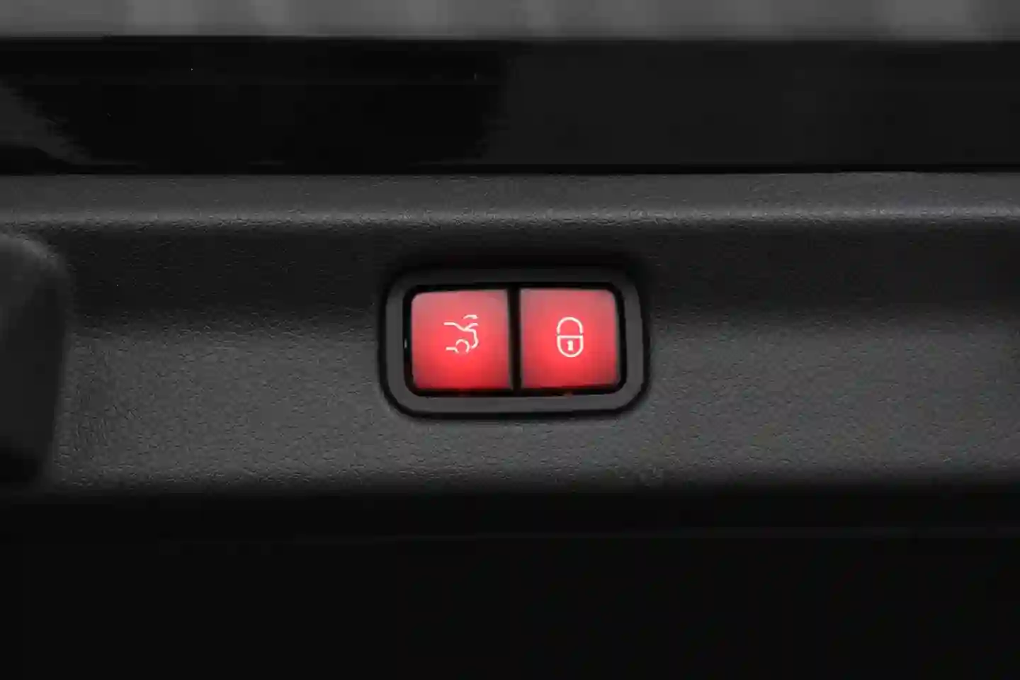 Car Image - DWzuOdhHX84dKYkYqVxia