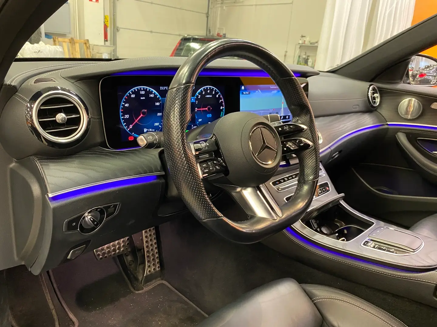 Car Image - eLJ0zJiDitG1csoRkrdW4