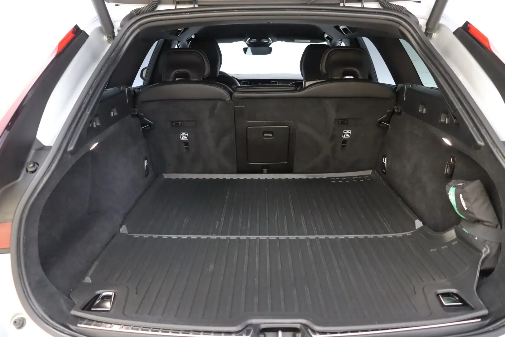 Car Image - L5DftsEN3ssgYaSINGHPI