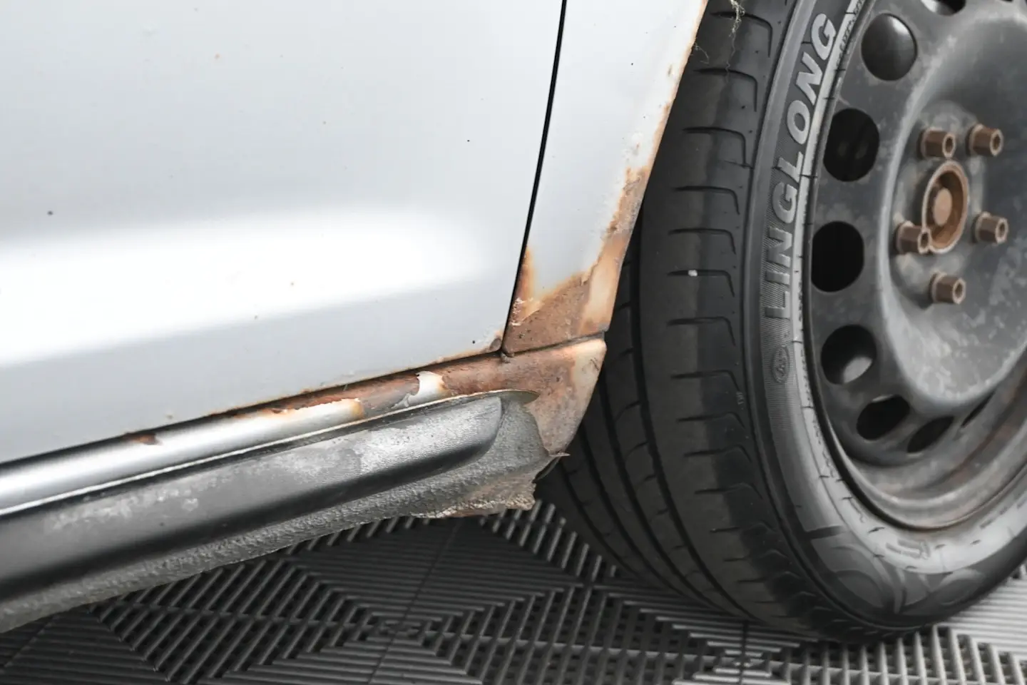Car Image - 24NmHhuesj7T4FpWhgPRqR