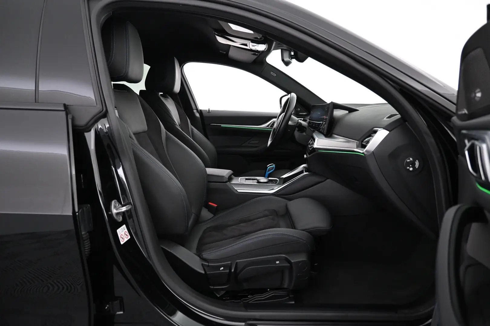 Car Image - 2yzeCQYtlK0I6TZVSUjXhq