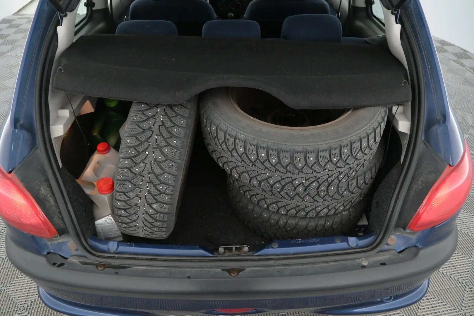 Car Image - yrDOatg1eYospqfY0FkOf