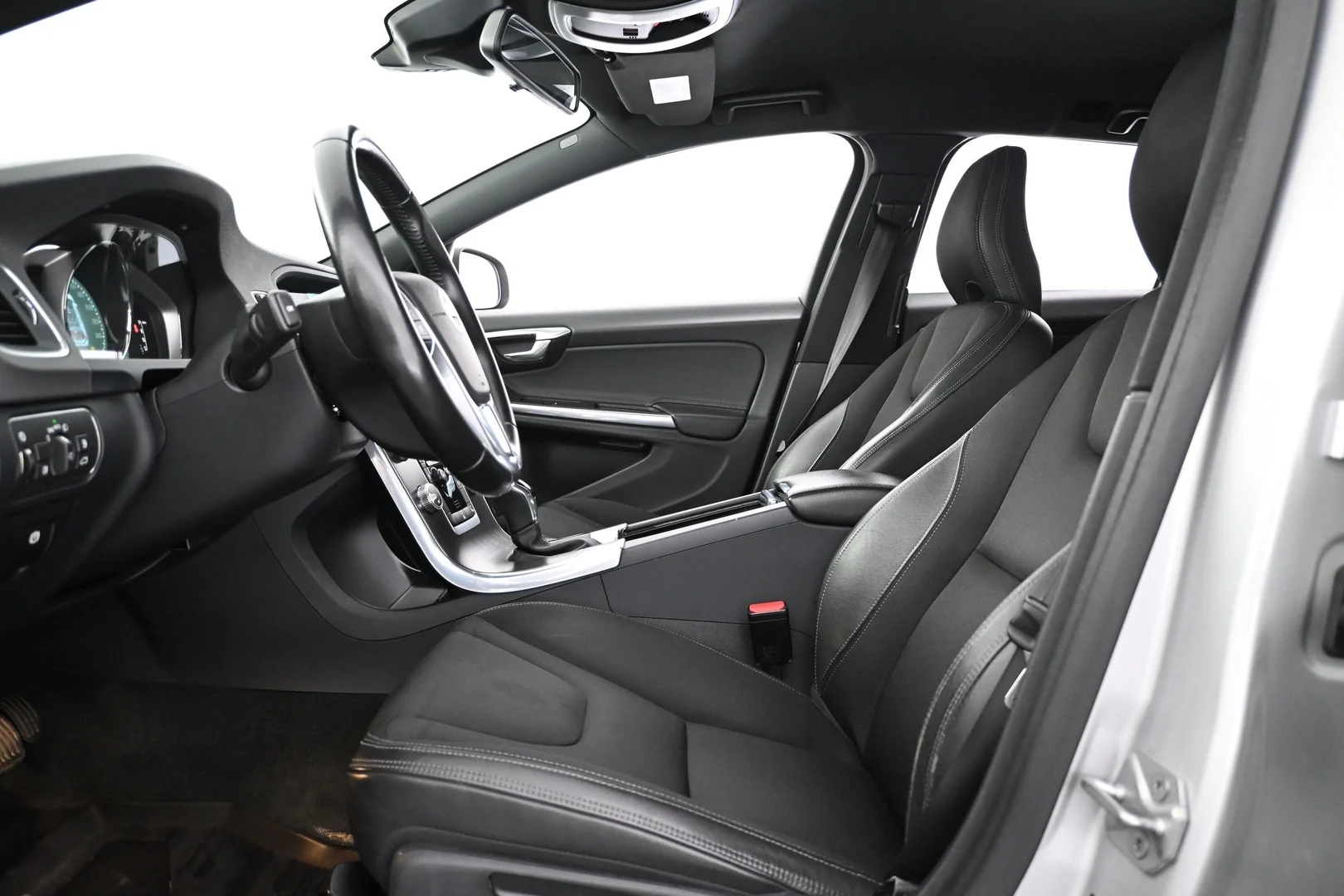 Car Image - nhHXNKFkAoSPtoZsxA21m