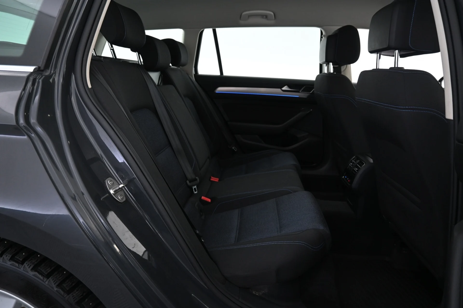 Car Image - 3Ah3UGmBVStEtdoyuvHG1u