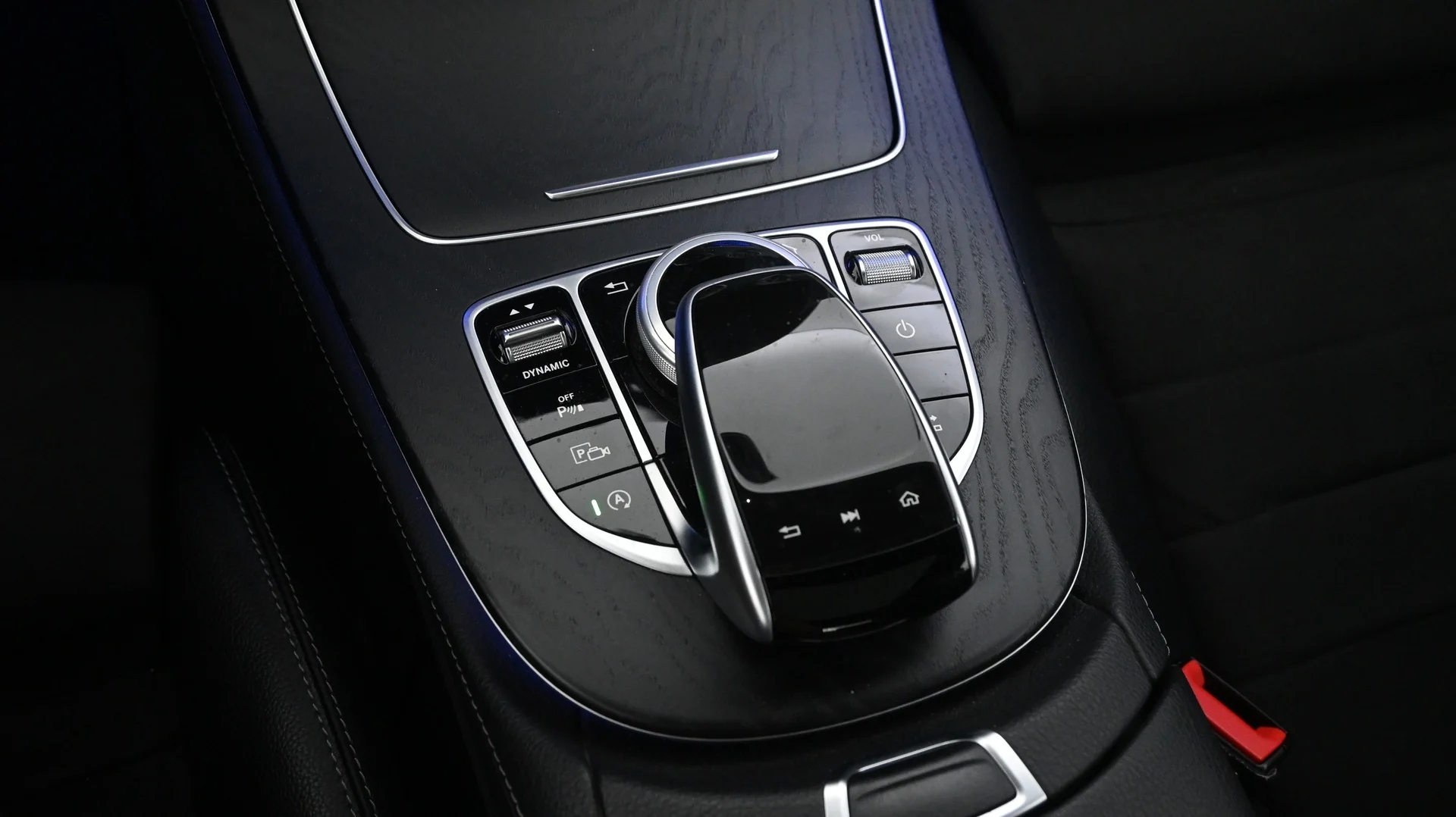 Car Image - 4YkzpIhcEmOtJVZ2lkg8Mb