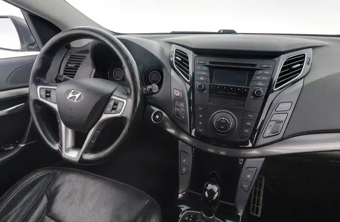 Car Image - 67lDgxFYsF8c4OdE6o2lP5