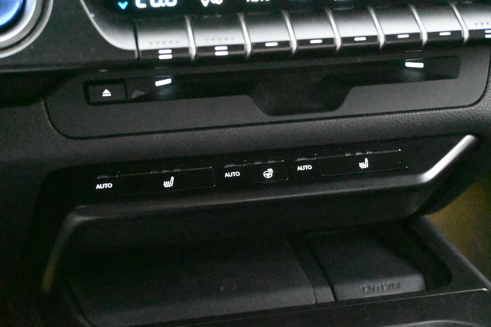 Car Image - 6L98iUJz5FVYEyFAFu5ADp