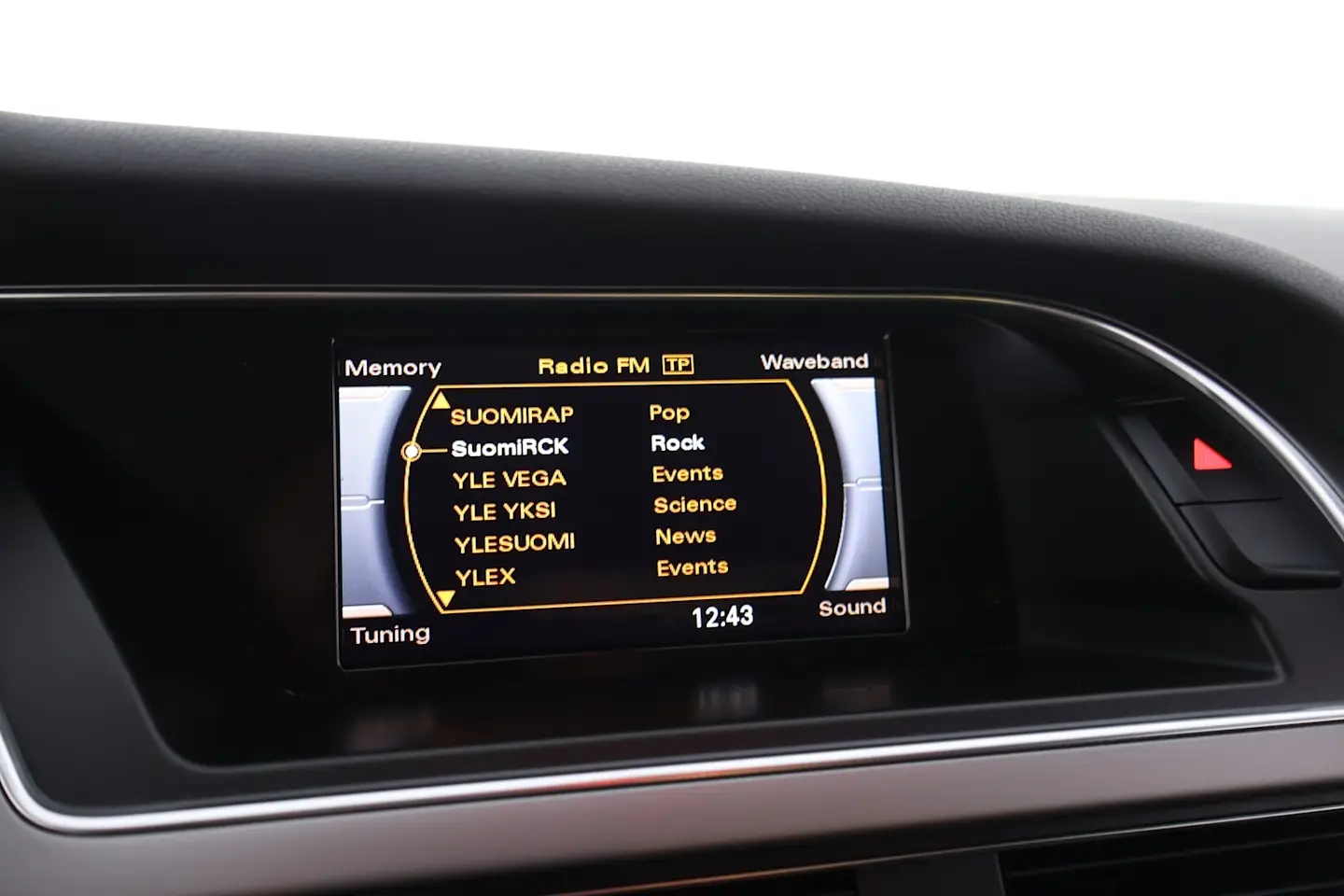 Car Image - 4o8z3EfavhIlfFxTKoxqPR
