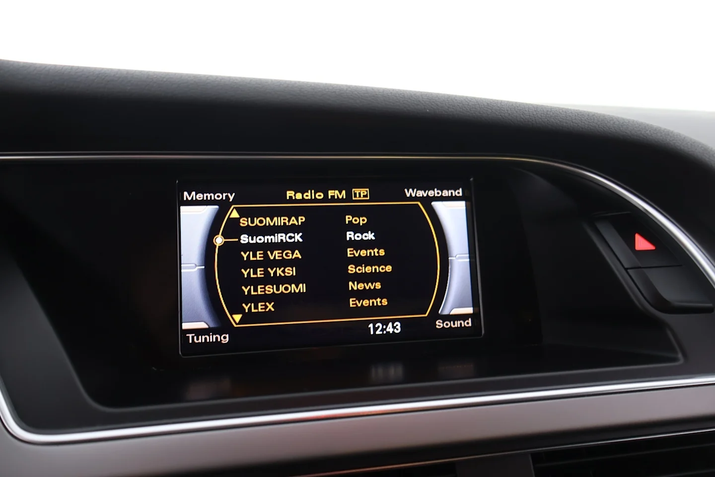 Car Image - 4o8z3EfavhIlfFxTKoxqPR