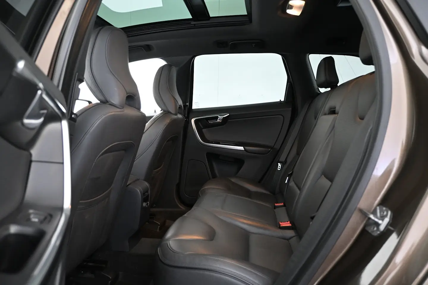 Car Image - 4FjQFvo9O4V3dEmIYG1E9T