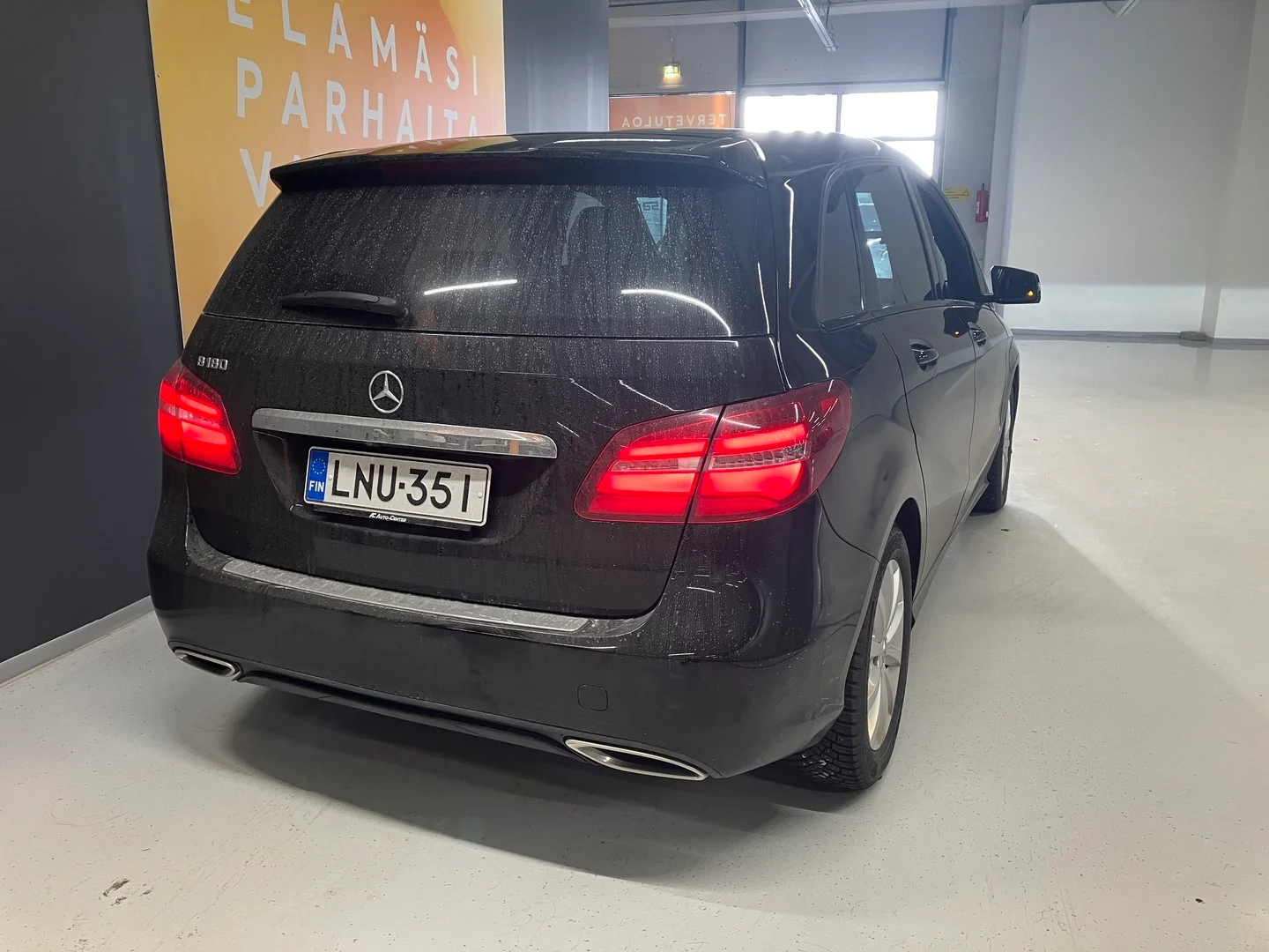 Car Image - 51LFC2ZqXpUdIH11zk3zf4