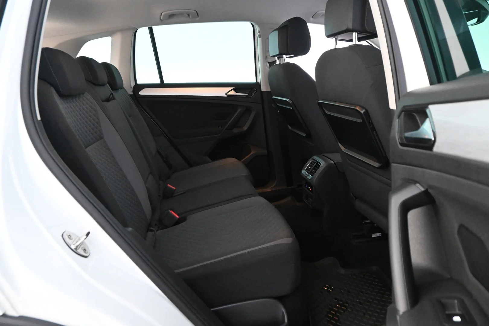 Car Image - 7l69kXpP6YWqr22azIRoBq