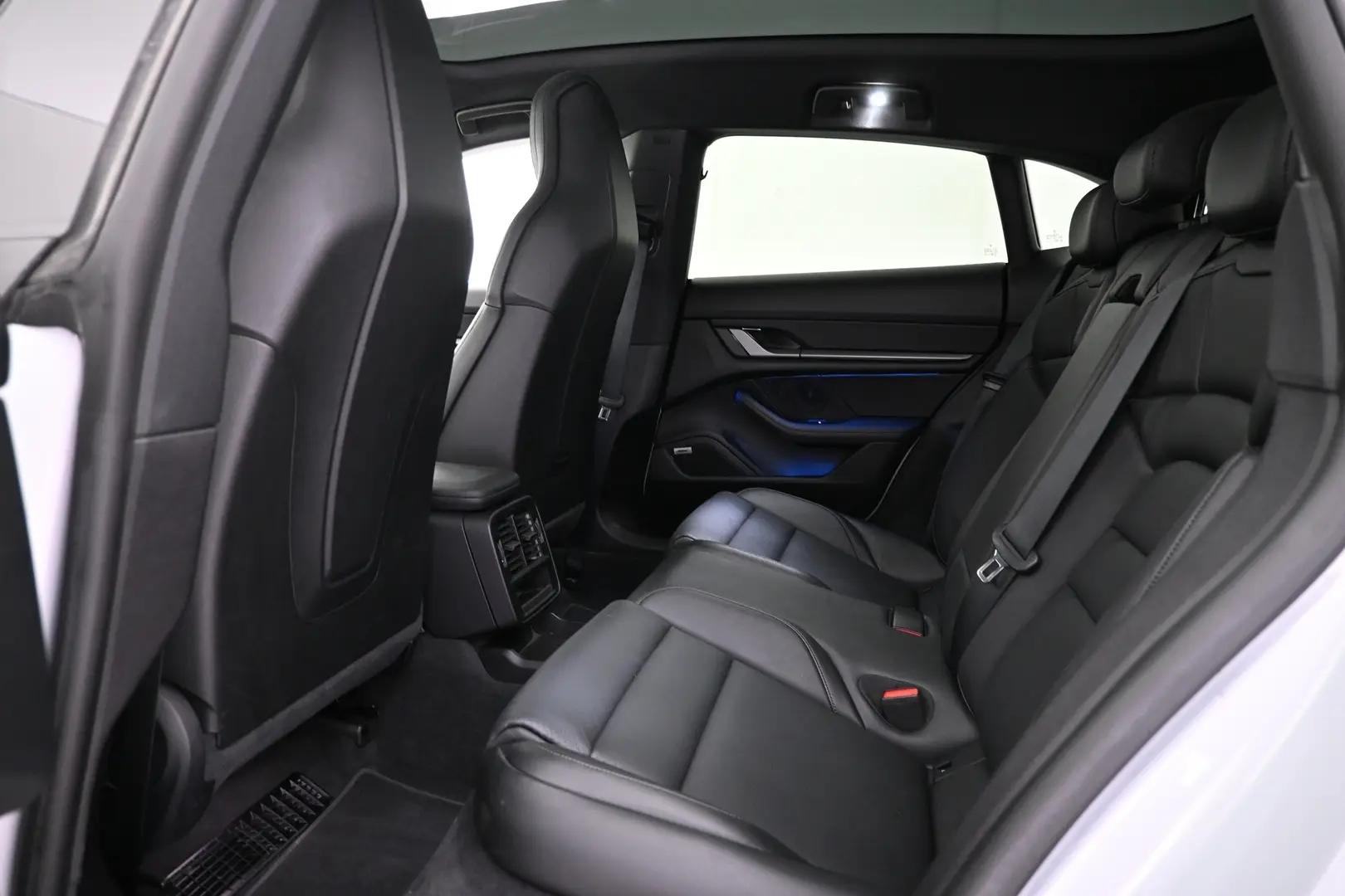 Car Image - 2N9CTbxkyllQxOrB5sdTdQ