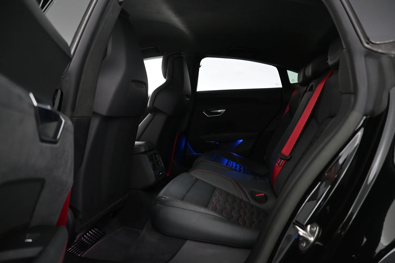Car Image - 6ZKwH8a639J76PZnHB51TJ