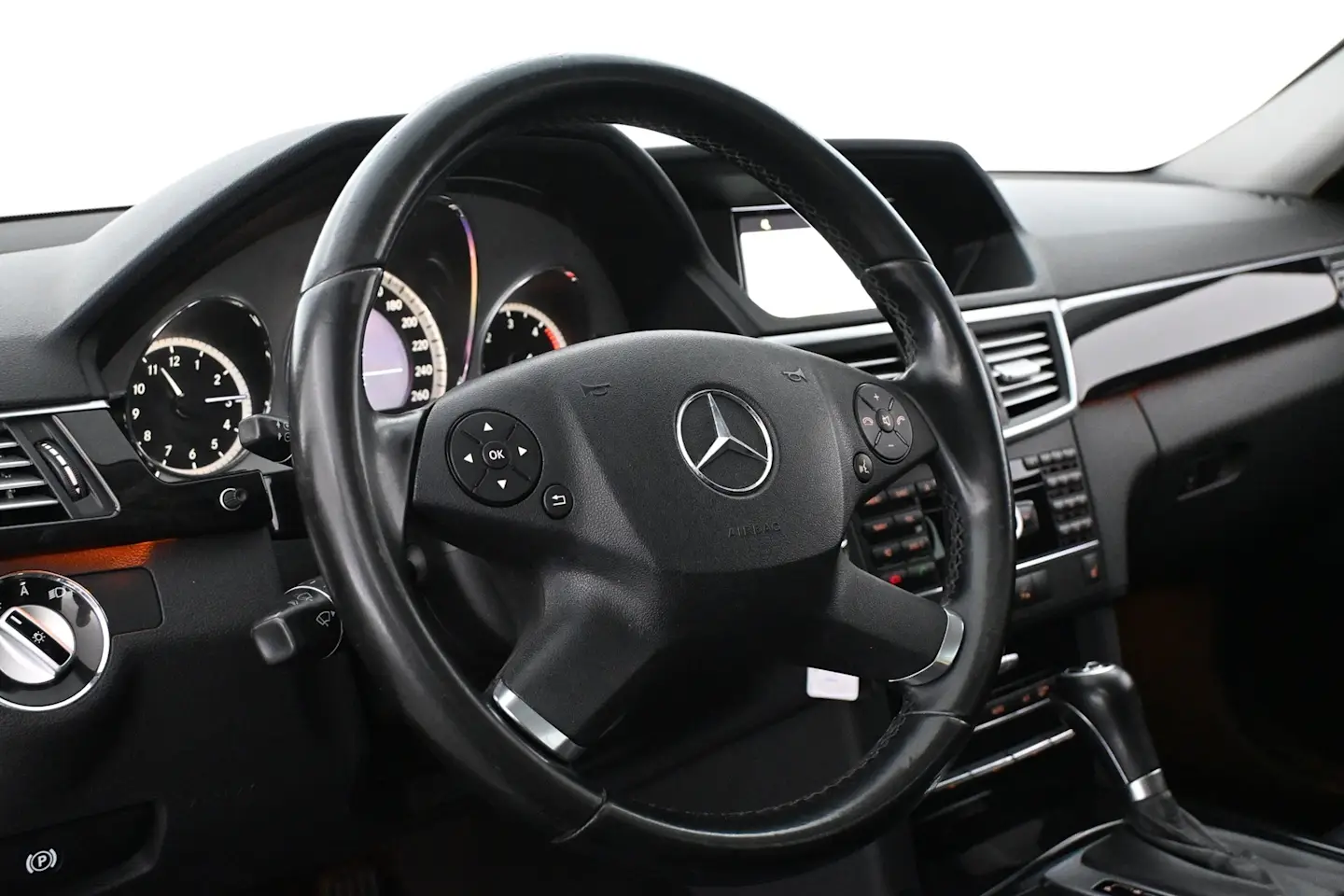 Car Image - 5tLXqUJ64ZXzowz0UV2hro