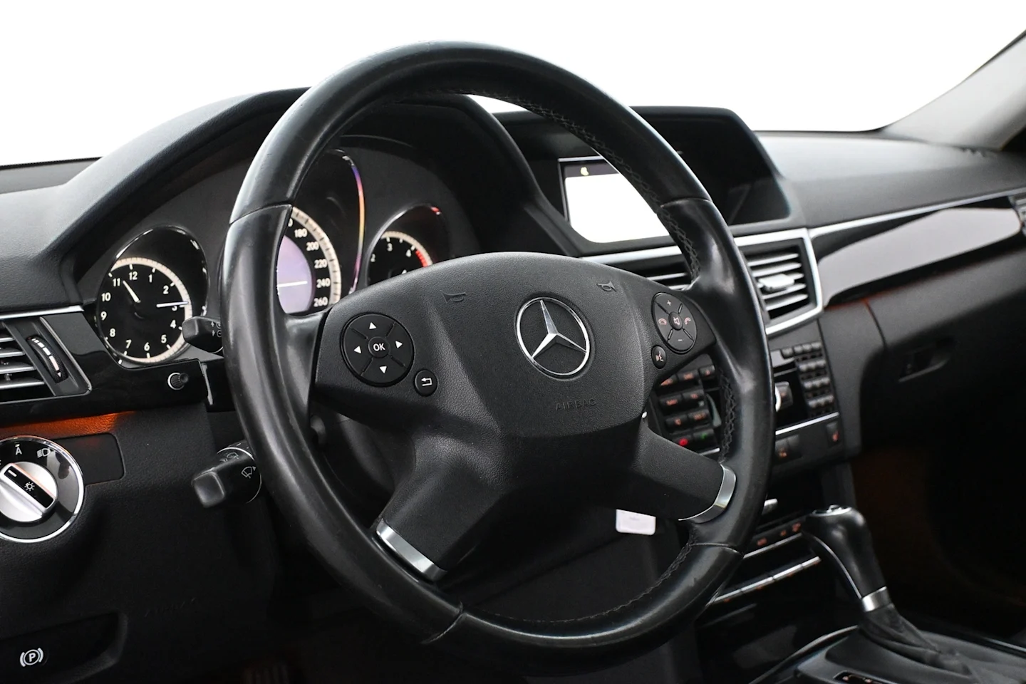 Car Image - 5tLXqUJ64ZXzowz0UV2hro