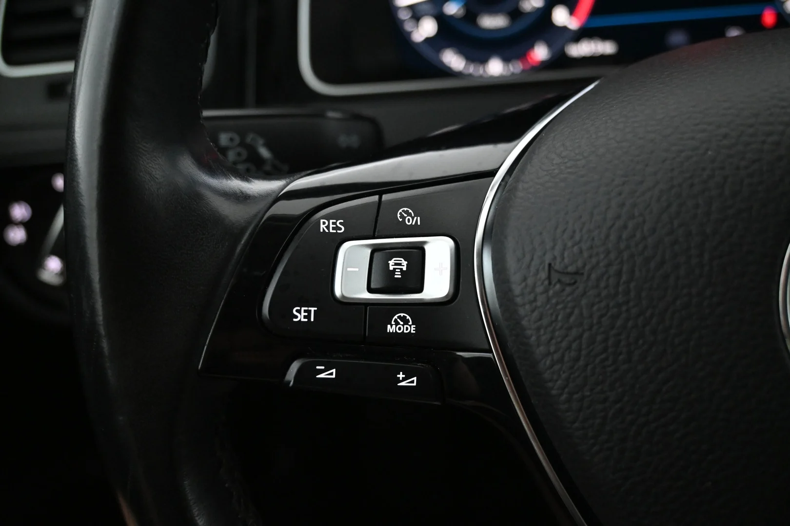 Car Image - 557P49LeIhLumif45Twjpz