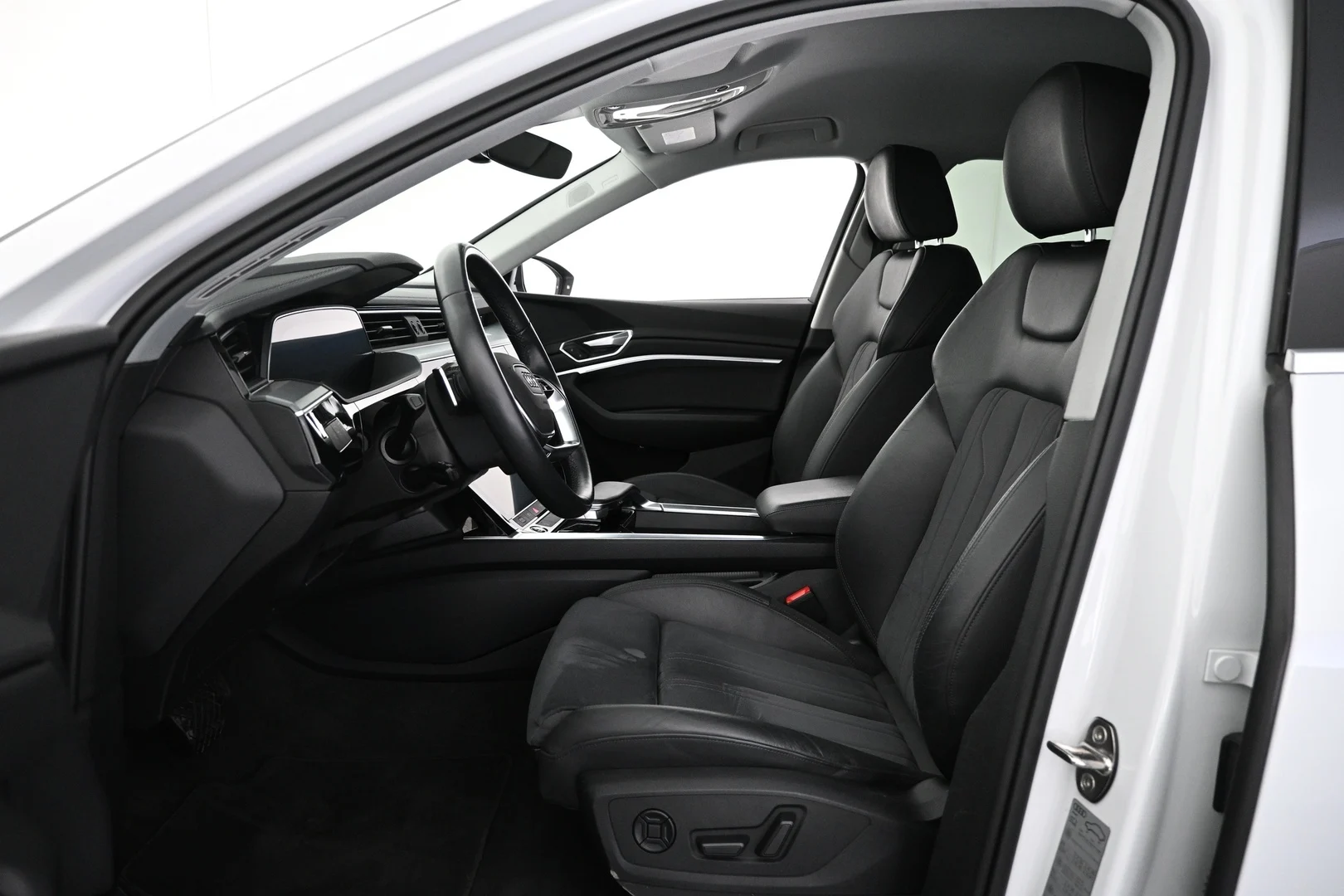 Car Image - FrliycviR5Avr3tVogbnr