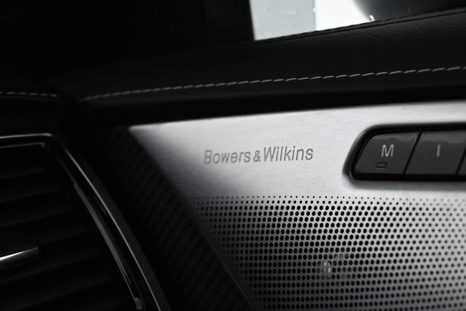 Car Image - 55SQiCLkTX0MbY7BQH2U6L