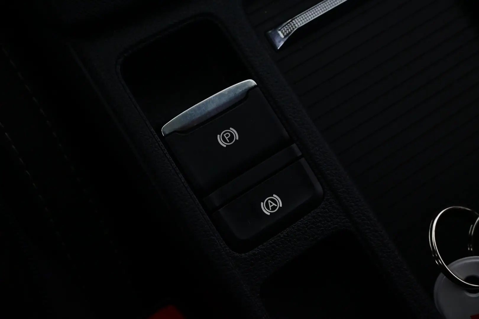 Car Image - 2RtFu7saWiXfKX4kXyRE1q