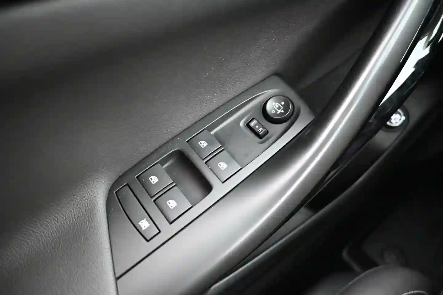 Car Image - 3DMjYhwuPzVpYs0pRgcfFJ