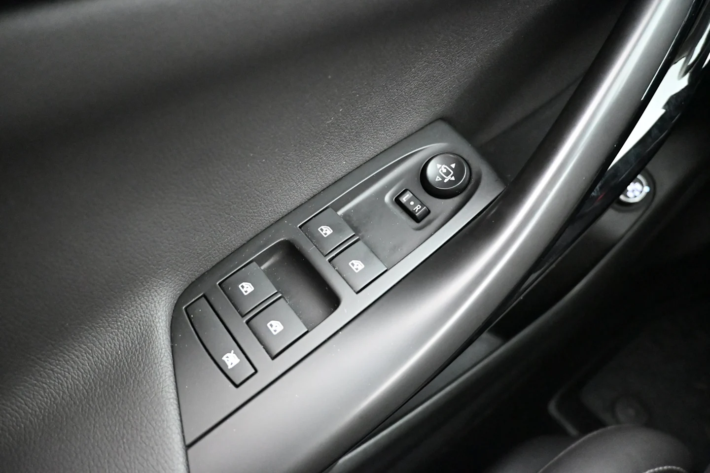 Car Image - 3DMjYhwuPzVpYs0pRgcfFJ