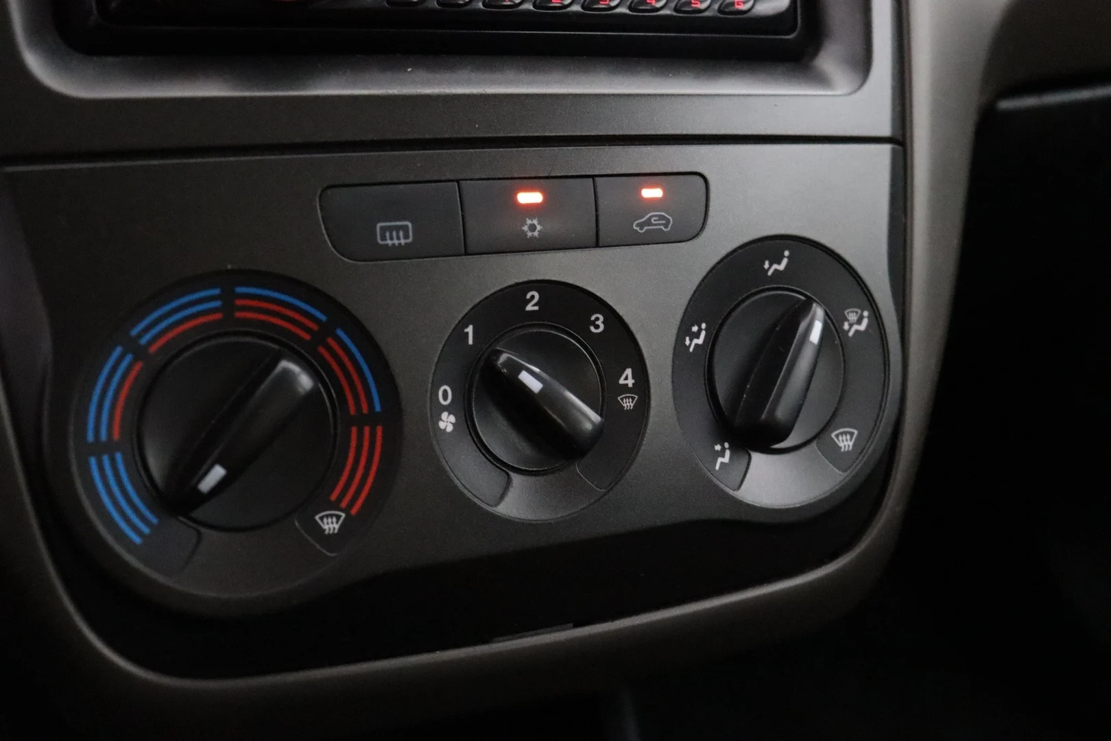 Car Image - 4Xg7SveL33jnlGKe0foV1s