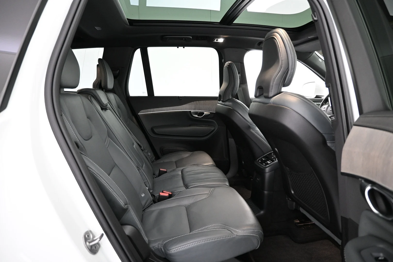Car Image - 2hYwwMjc6DaR07J3MLcSbY