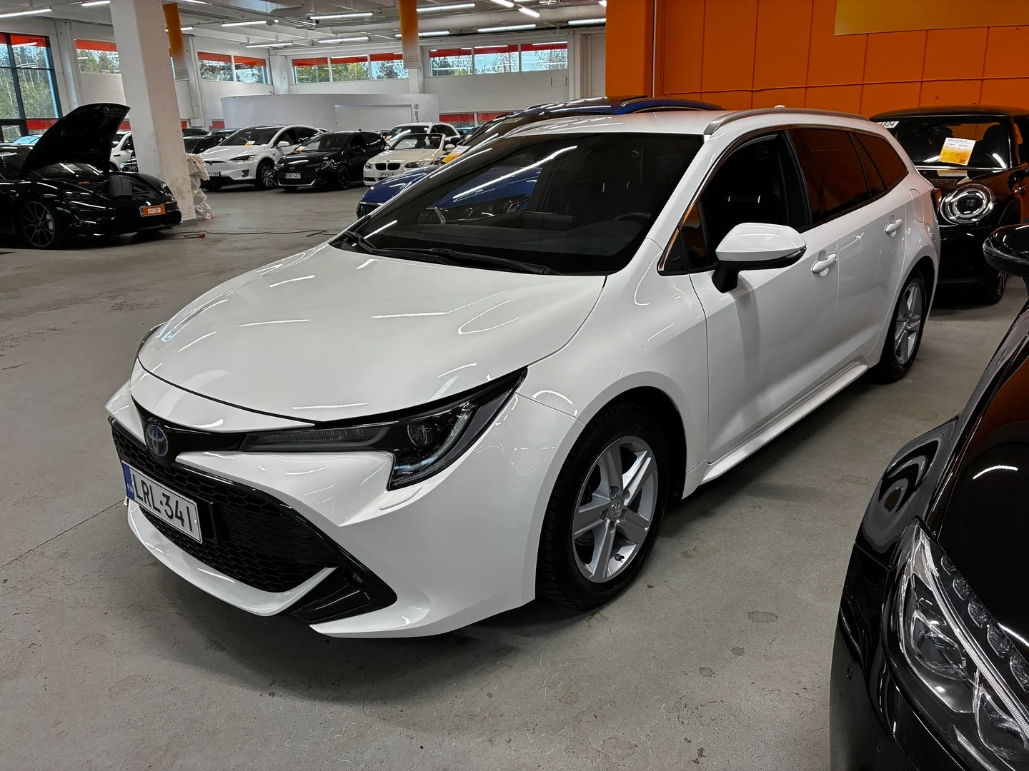 Car Image - 1Y1NWPxjcVLlv4v0M5nQcl