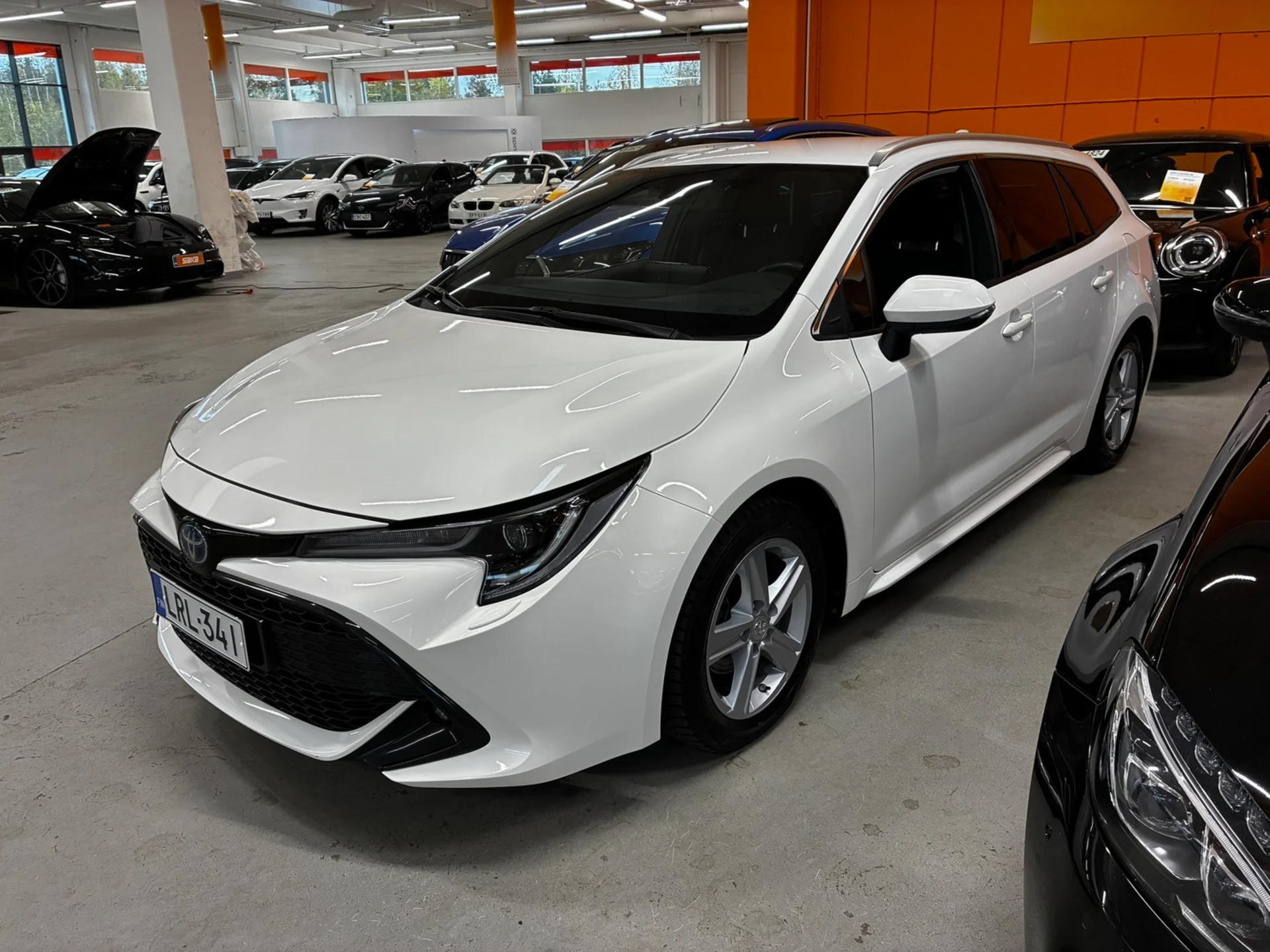 Car Image - 1Y1NWPxjcVLlv4v0M5nQcl