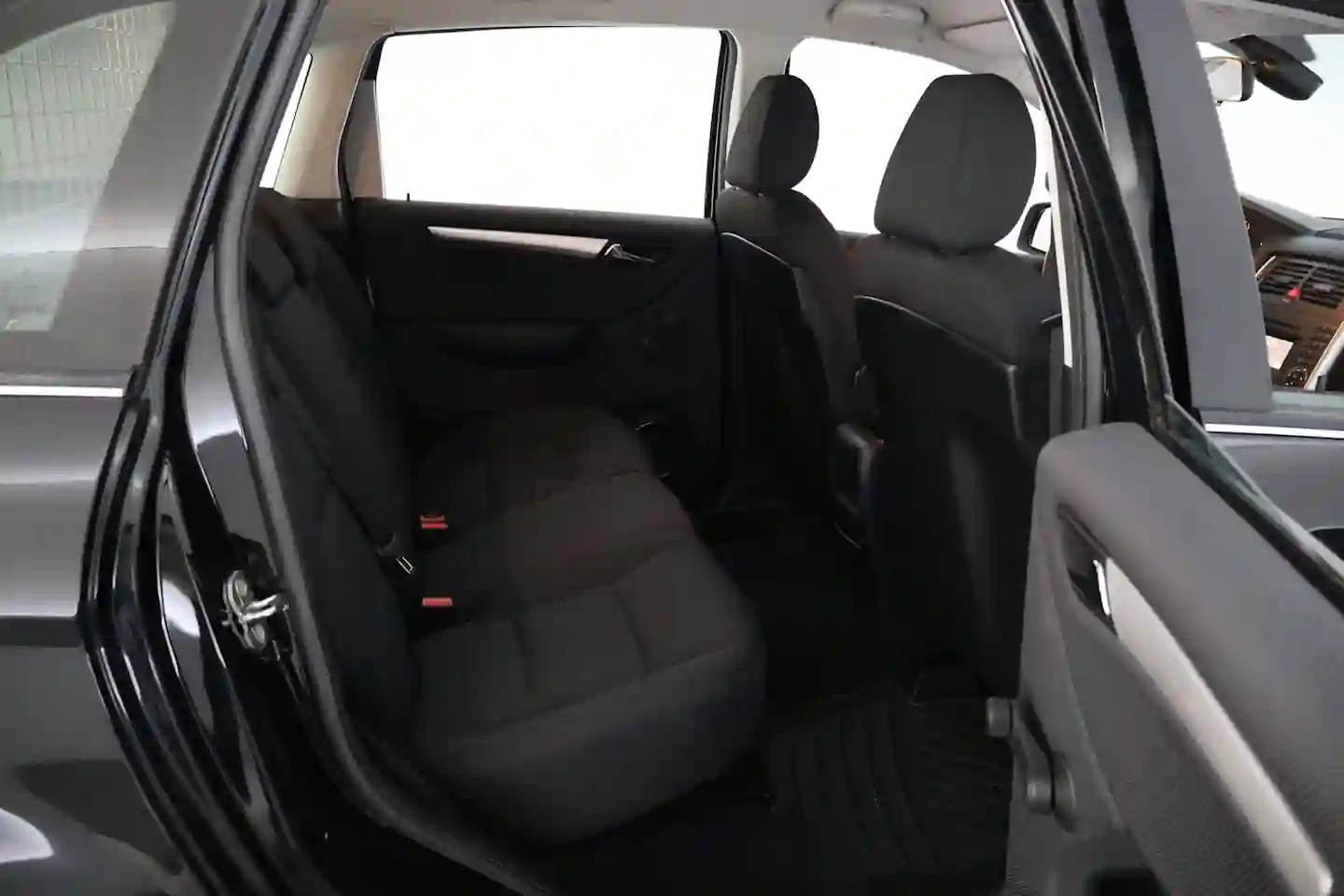Car Image - 2pvQX6CKiB5zWtb3jeL3C0
