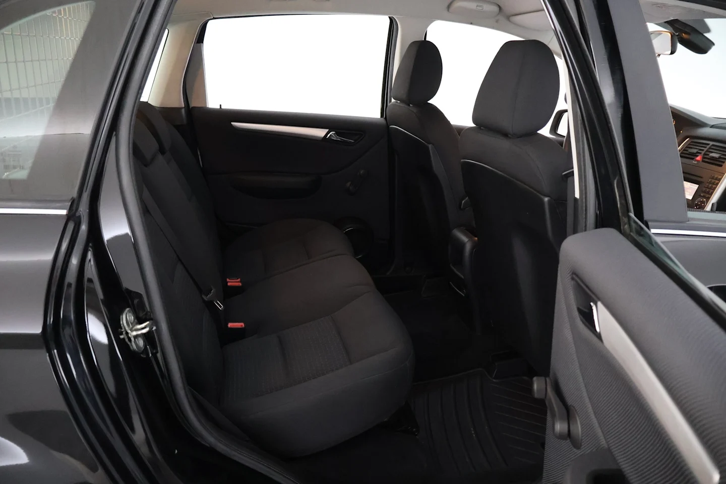 Car Image - 2pvQX6CKiB5zWtb3jeL3C0