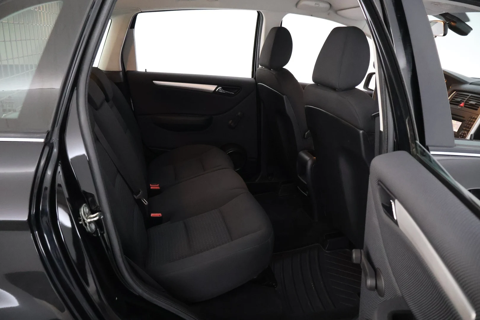 Car Image - 2pvQX6CKiB5zWtb3jeL3C0