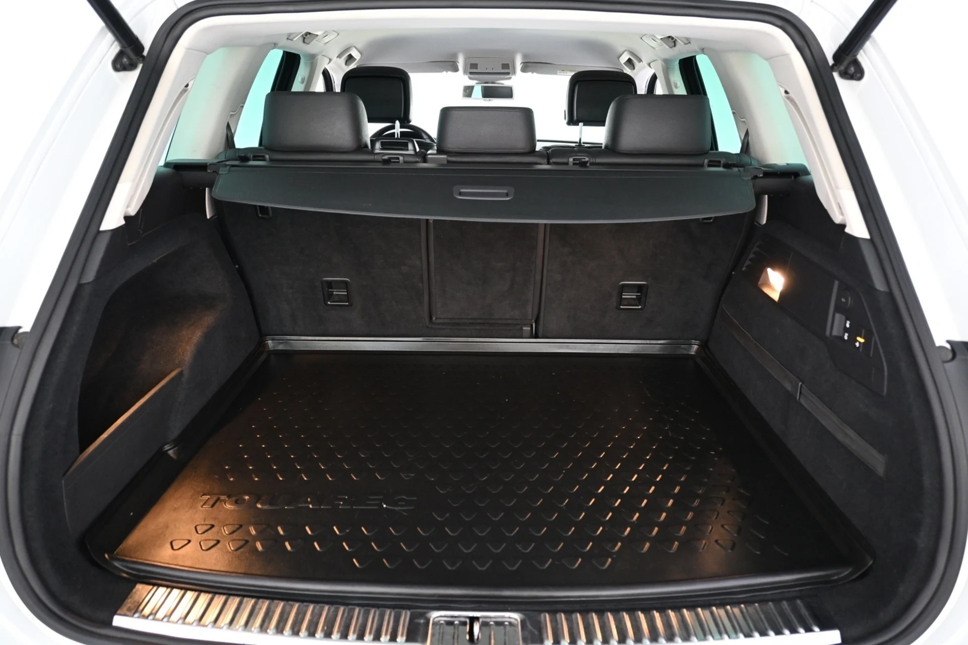 Car Image - FvbSkWF4LG5i8XOD9KfnE