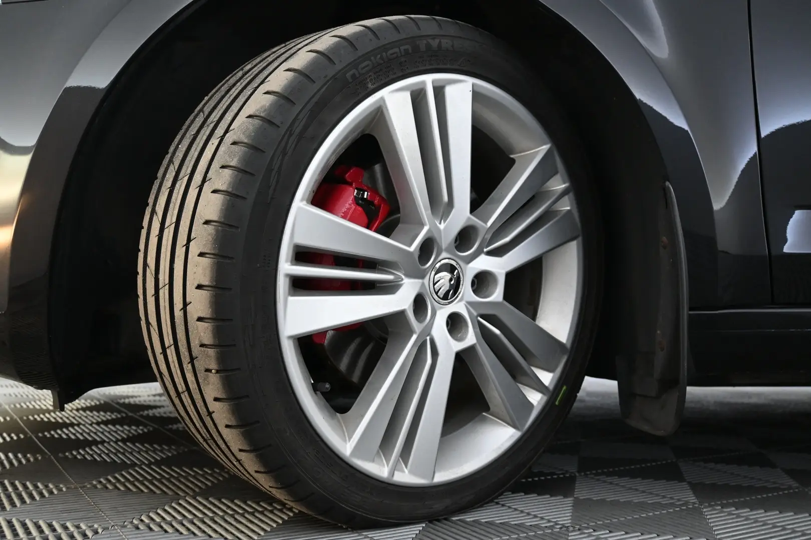 Car Image - 3uKkbgyYPRDB9bp0E2cGgf