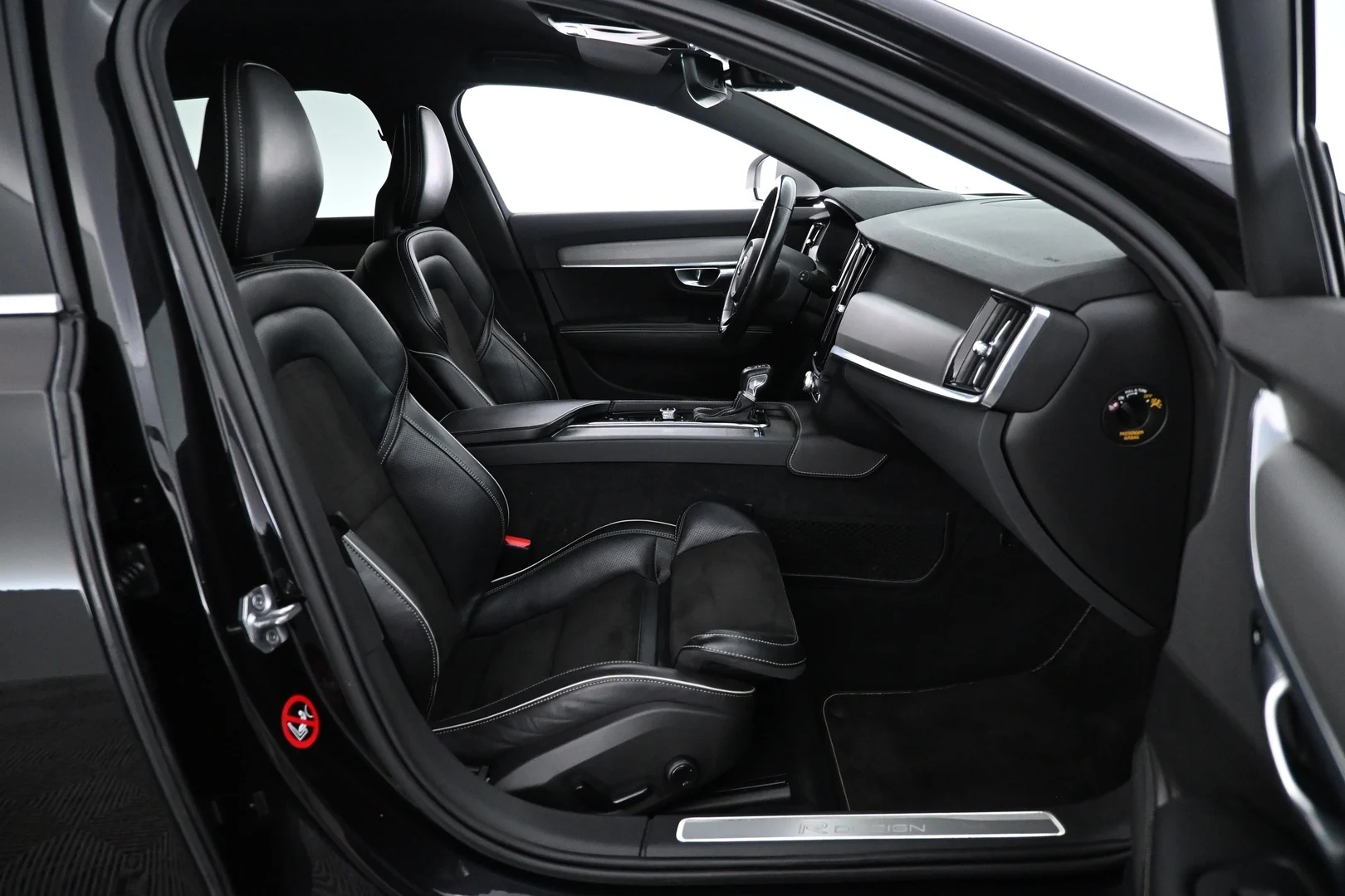 Car Image - 2U6a0RfKYqwhbjYHAMFI5S