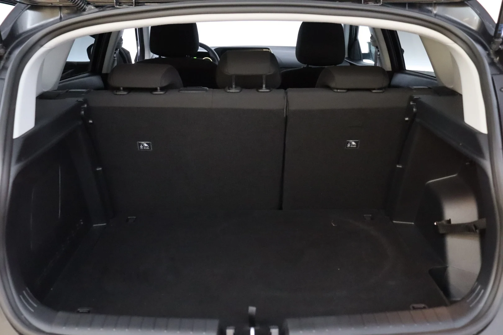Car Image - 4XxVy8kSobiP9ddTg5DMo