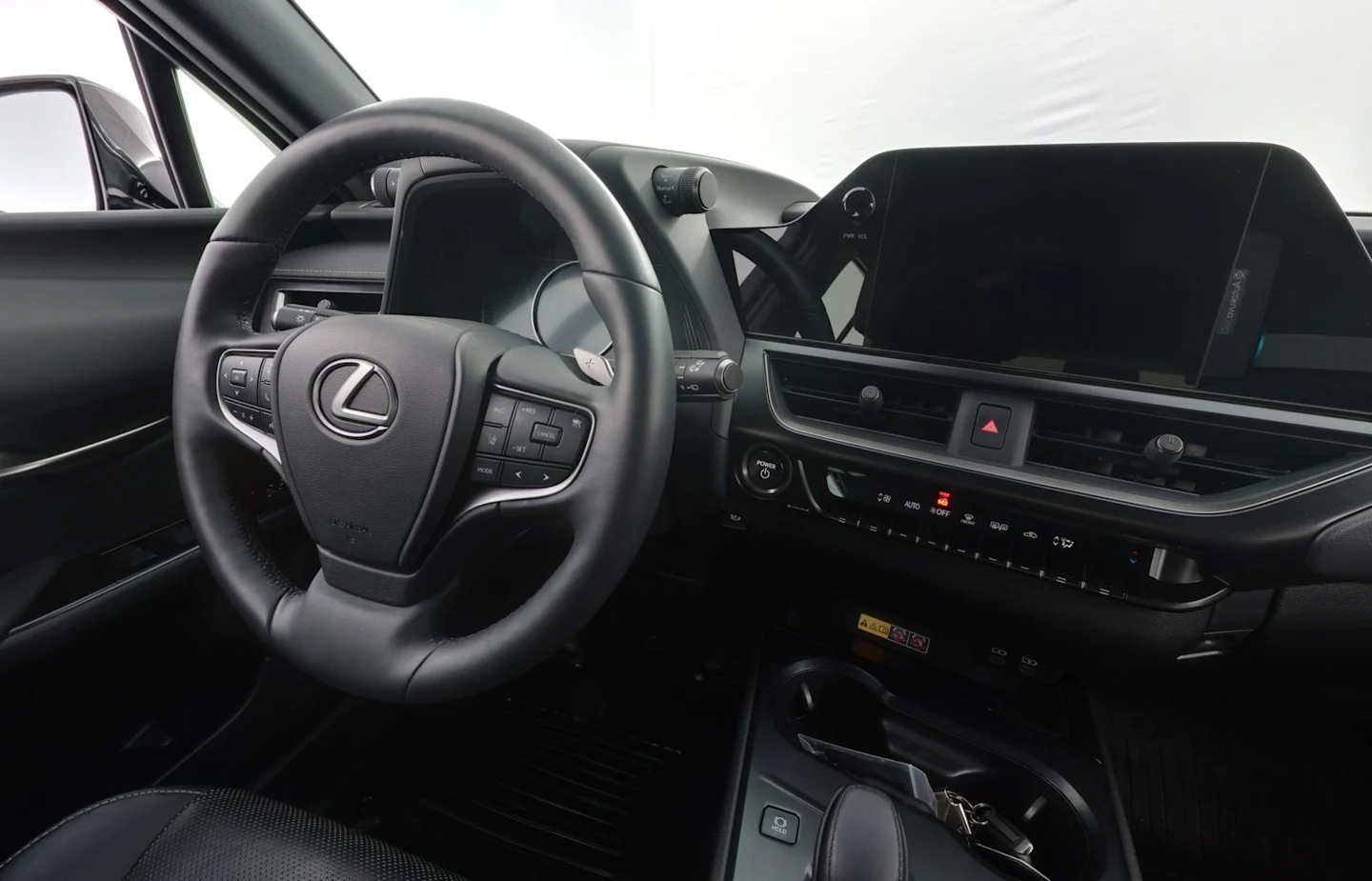 Car Image - 3Lxx1tuTk9mJaAMqc6ot8L
