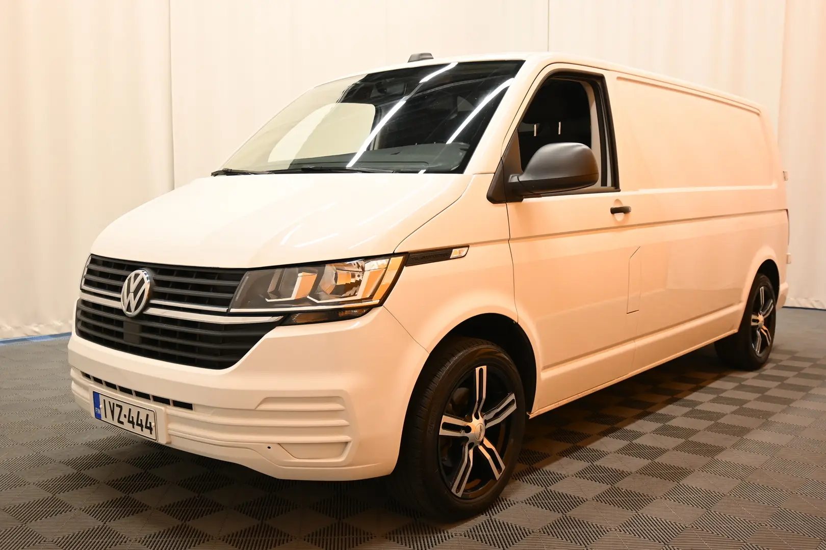 Car Image - 7rH6qXUgBX1ot3dBGddelZ
