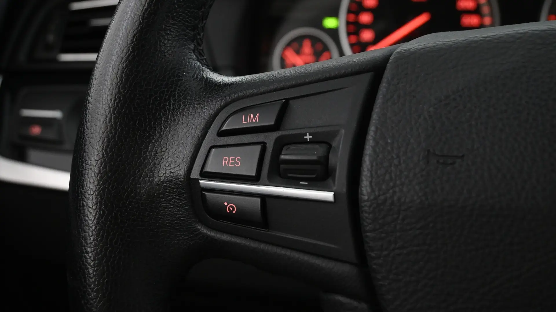Car Image - 7h1owSTNXVxQchMf7BF2di