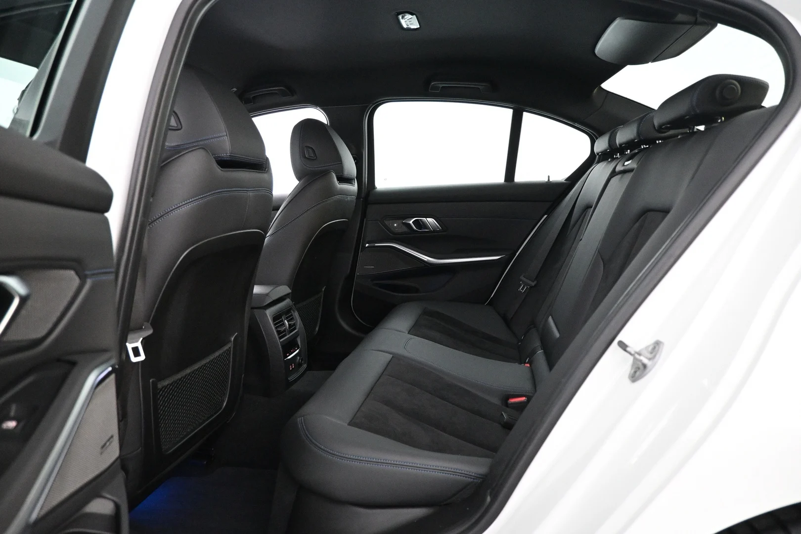 Car Image - 4OEhOY3Cnakf1fv81yEApW