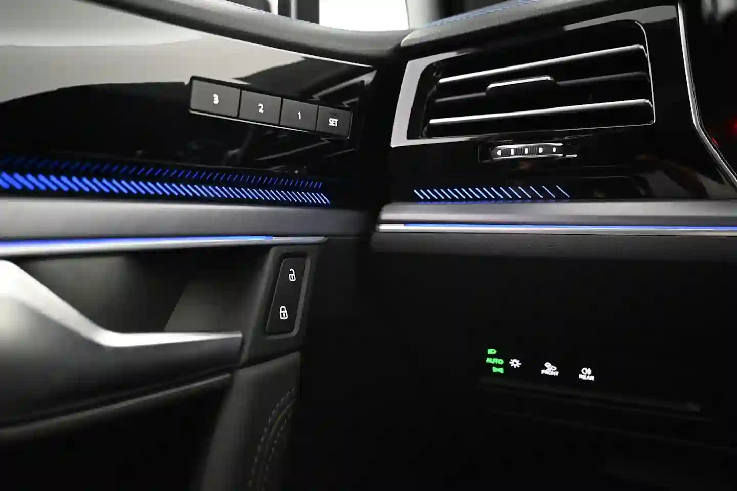 Car Image - 3MmqIENFKfeT6U59ENItSB
