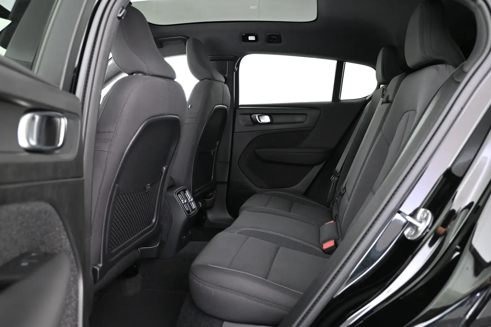 Car Image - 6nY89s8gcGhAKzYyn2dCyz