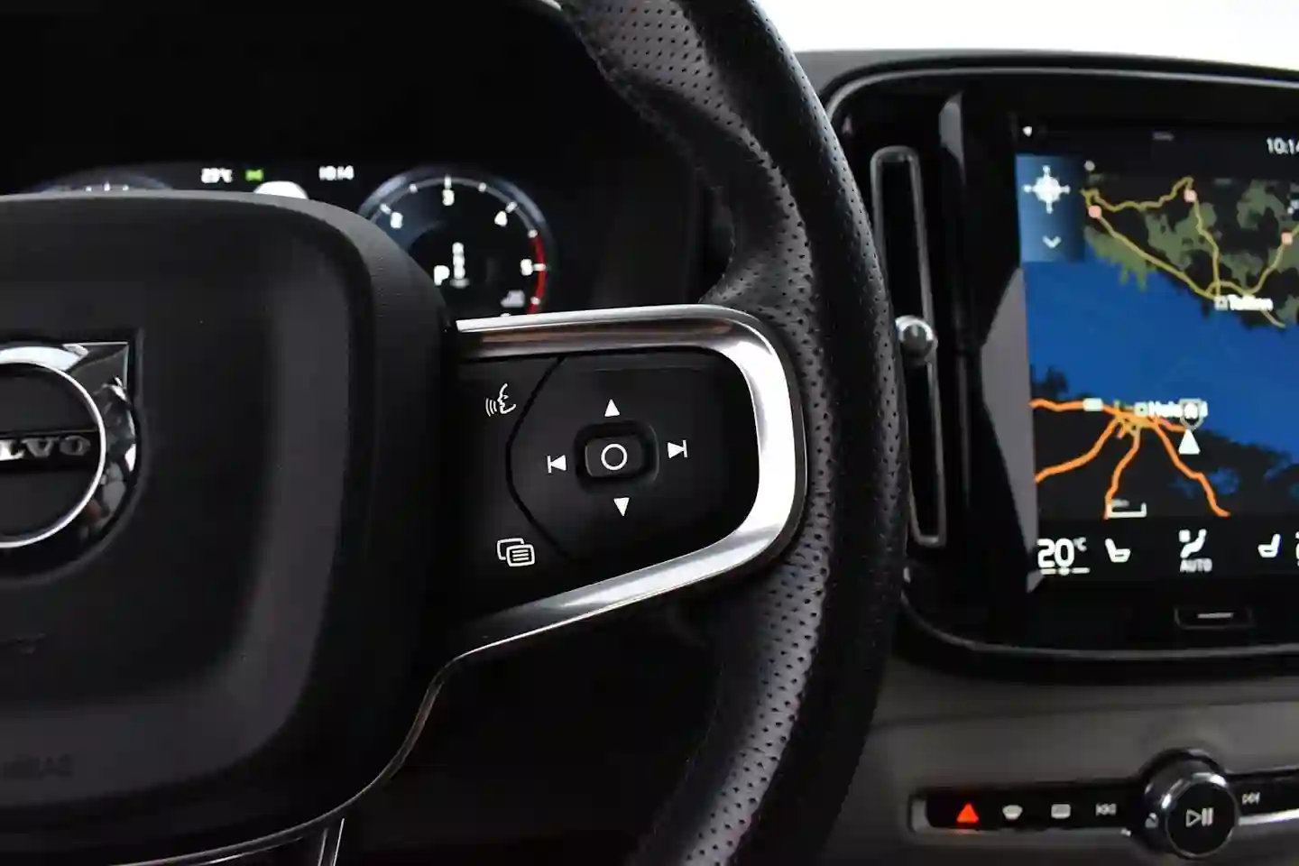 Car Image - 2QYuHWR5ifdTucruvestxd