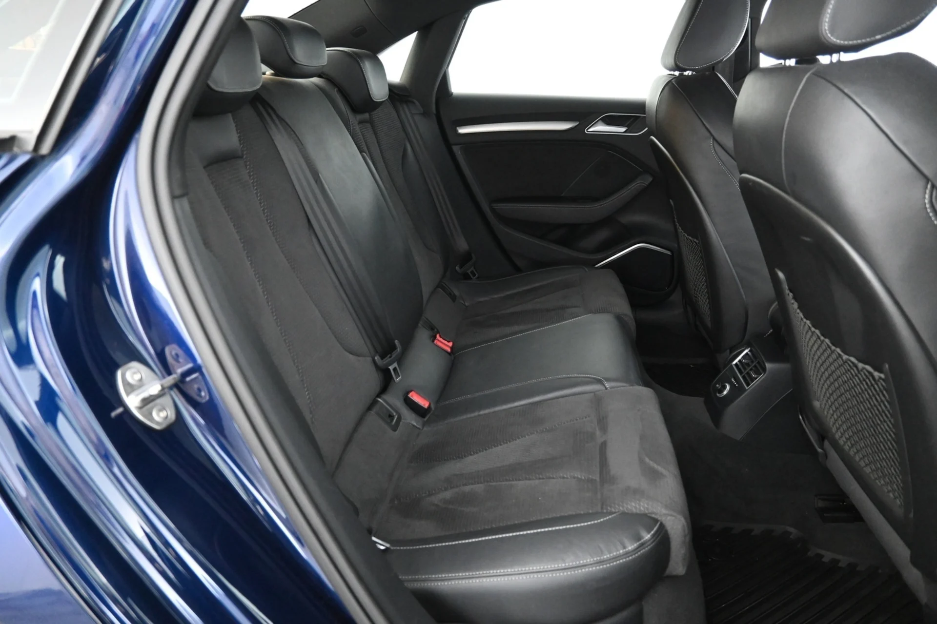 Car Image - 8kDFMep7B0TqoZaKa56U7