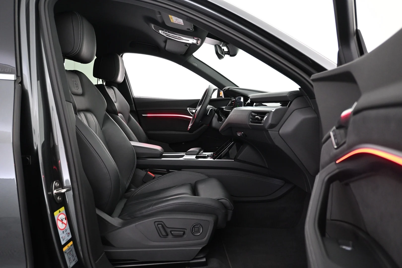 Car Image - 4go2OMkFn7YI0aITpWcVAz
