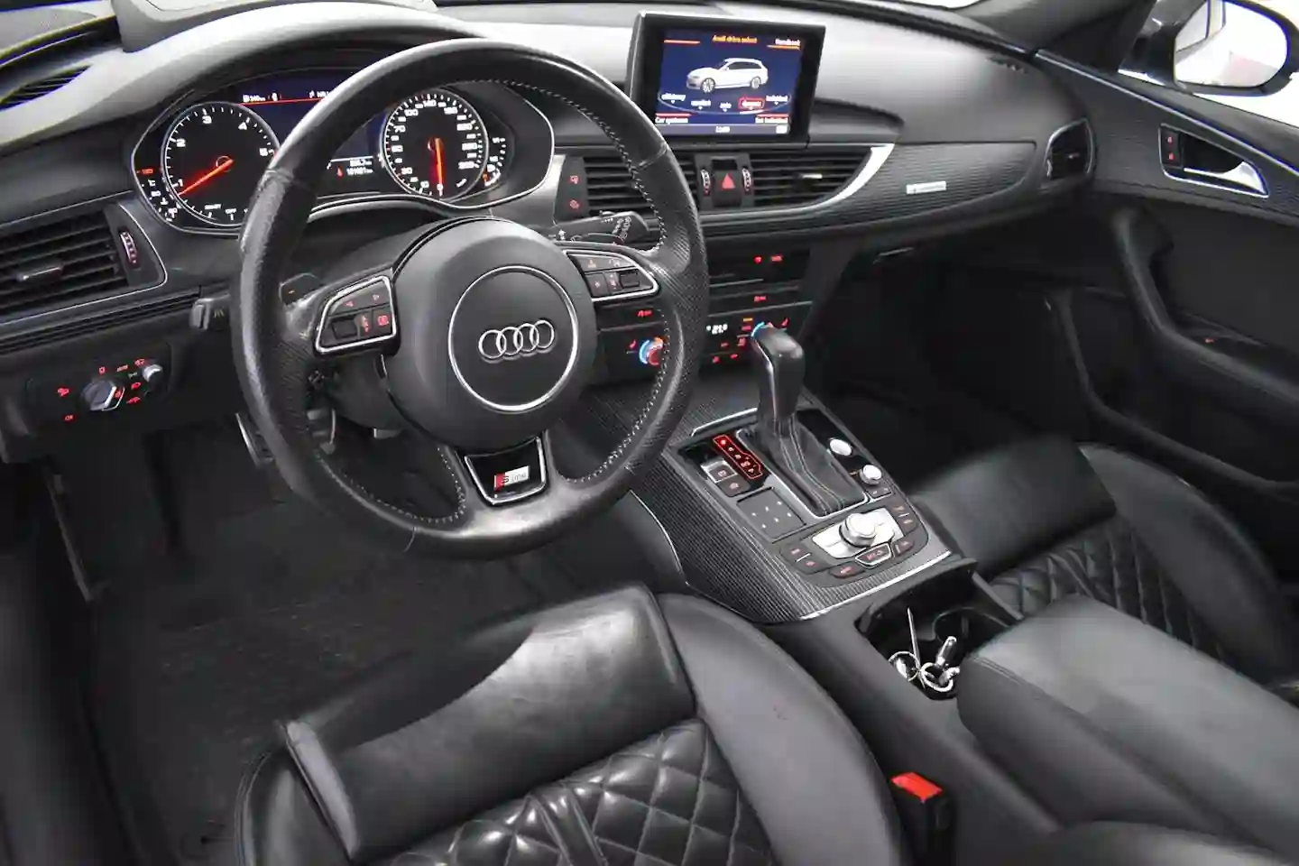 Car Image - 3nFUvN1M9aJVHc8W7sVHe3